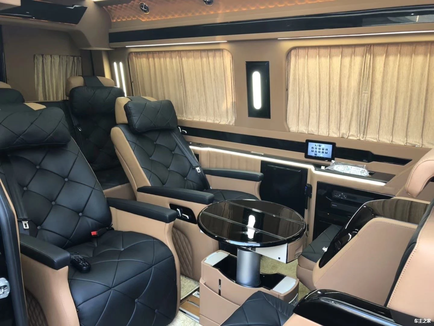 Zadeva za modifikacijo notranjosti Mercedes-Benz Sprinter je na novo izdana, ...